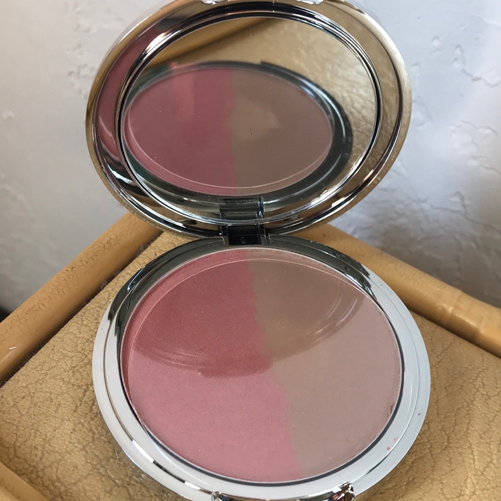 Blushing Bronzed Duet // Traviata